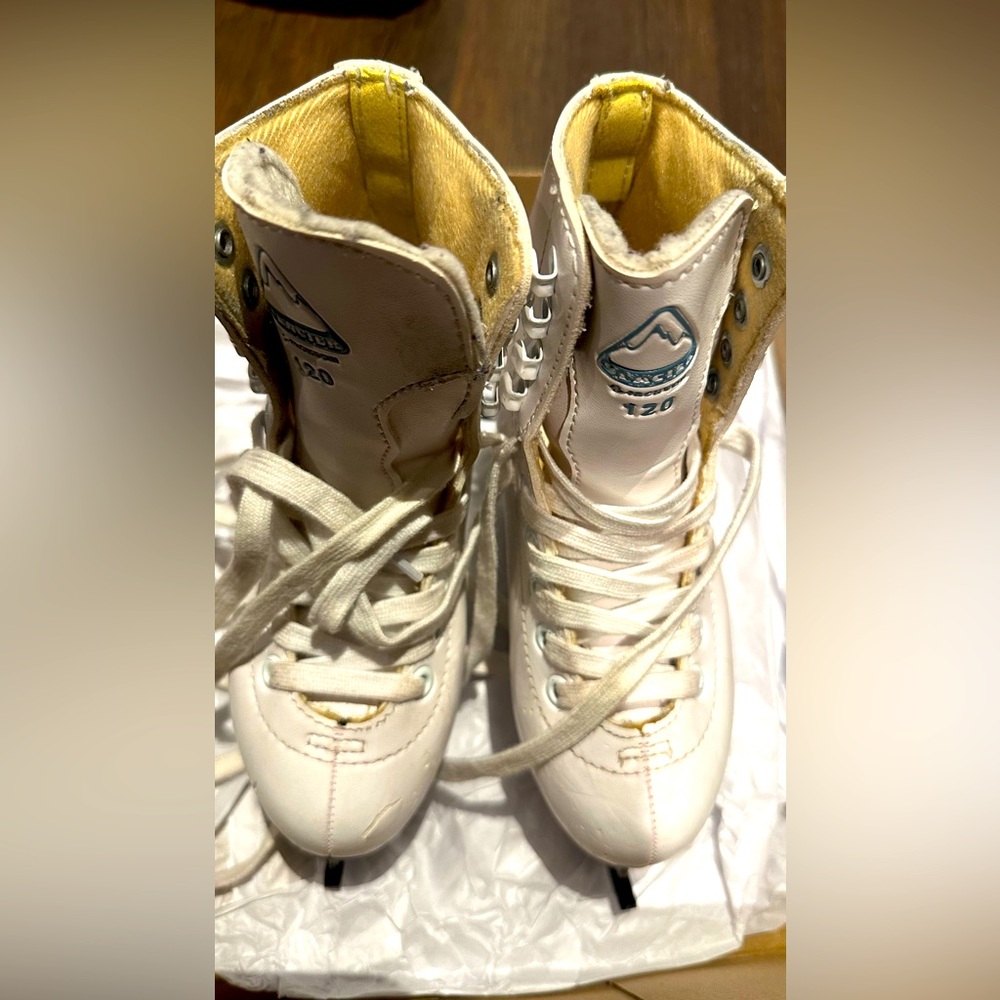 Jackson girls figure skates